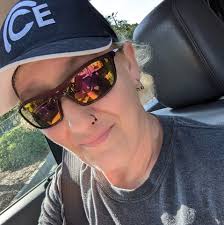 What are the best ways to paint and re-hide rocks in Lexington County?