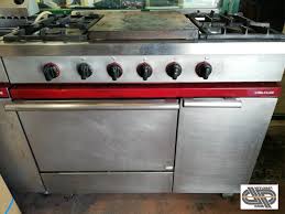 Idéal pour les premières années d'études. Piano De Cuisson Gaz 4 Feux Vifs Plaque Coup De Feu Four Gn 1 1 Ambassade Occasion 1 650 00 Ht