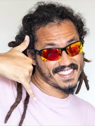 💙Já imaginou garantir uma lente de altíssima qualidade, com tecnologia de  ponta e nitidez incomparável? As lentes ZEISS oferecem uma visão perfeita,  conforto visual e durabilidade que só uma marca referência mundial