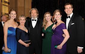 The lloyd bridges show, a four star production, aired on tuesday at 8 p.m. Jeff Bridges Family Wife 3 Daughters And Son In Law Strapless Dress Formal Celebrity Couples Celebrity Families