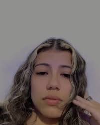 Selfie dump de hoy, que género creen que ando grabando?👀 (la última foto  es la mejor) , Siempre estoy despeinada, tengo melena 🦁