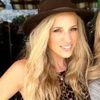 Paula Lindsay's Instagram, Twitter & Facebook