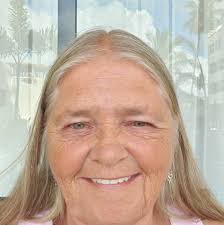 Which is best for swimming in Bavaro or Arena Gorda?