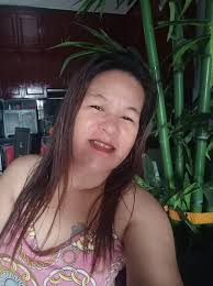 Reactions to a Photo of a Couple