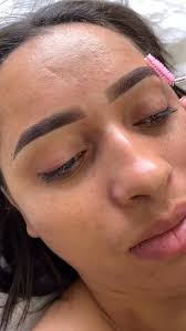 Uma mulher poderosa dessa com um vozeirão desse merece um UP a altura 🥰😍  nossa parceira @cantorakarolmoura arrasando como sempre. obrigado pela  confiança. Atualizando a cor das sobrancelhas e revitalizando os lábios