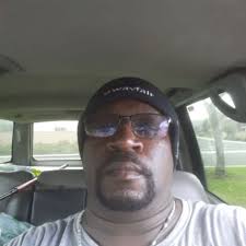 Is the Pier at Pier Park open 24/7 with daily re-entry tickets?