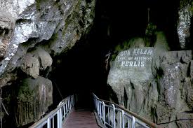 Malaysia Truly Asia - Gua Kelam Recreational Park