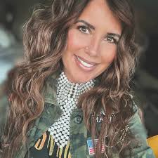 Cari Waters Gonzaga (@bella_and_bronzed_with_cari) • Instagram photos and  videos