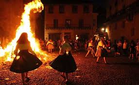 En vídeo, los ensayos de la obra.inma flores. Noche De San Juan 2019 Los Ritos Y Las Tradiciones Que Nos Trae El Diario Vasco