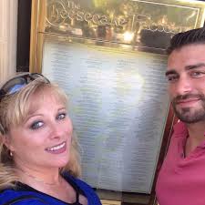 Hank simmons (@HankSimmons)