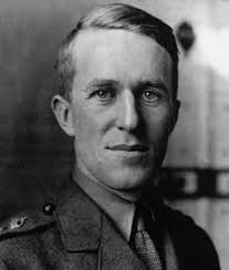 T. E. Lawrence: Ações Indiretas e o Emprego de Forças Especiais p. 2 A  Liderança de Eisenhower p. 27 A Teoria da Guerra Just