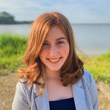 Robyn Emery's Instagram, Twitter & Facebook