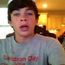 Hayes grier, brother of nash and star of vine, has officially joined the dancing with the stars roster. Hayes Grier S Post On Vine