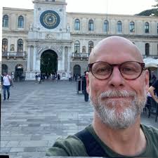 Efter drygt fem år gjorde jag idag min sista arbetsdag på Solar. En rolig  resa på ett företag med en fantastisk kultur och många härliga medarbetare.  Nu ser jag med spänning fram