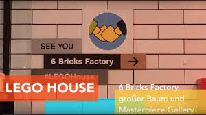 6 Bricks Factory Und Masterpiece Gallery Im Lego House Danemark Youtube Lego Haus Lego Baum Lego