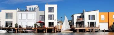 Unser gästehaus in podersdorf am neusiedlersee befindet sich auf 121m seehöhe und war ursprünglich ein bauernhaus. Haus Im See Urlaub Fur Fantasten Urlaub Im Leipziger Neuseenland Hainersee
