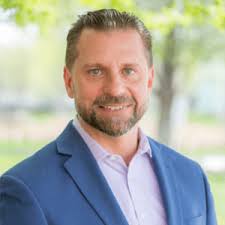 How to Win the War for Executive Talent at a Family-Controlled Company