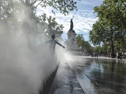 Un des lieux emblématiques du paris populaire. Redevelopment Place De La Republique Transsolar Klimaengineering