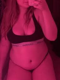 thumbs.pro : stuffed-princess-deactivated202:Lil feedee