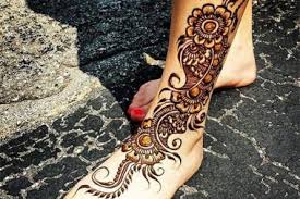 صور نقش حناء للقدمين مجلة الجميلة