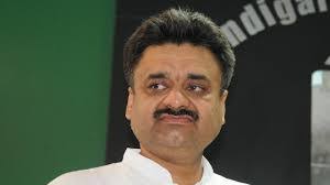 Chander Mohan's Instagram, Twitter & Facebook