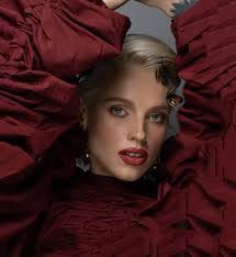 Natalia Simons's Instagram, Twitter & Facebook