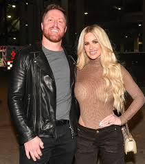 Kroy Biermann Seemingly Reacts to Kim Zolciak Selling His Clothes Via  Instagram
