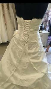 Relive your favorite scene from the princess and the frog with this tiana and naveen wedding doll set. Ellis Bridal Princess And The Frog Used Wedding Dress Save 81 Stillwhite