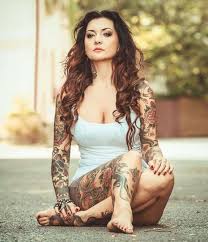 30 vintage photographs of badass women getting tattooed may 12, 2017 1930s , 1940s , 1950s , 1960s , beauty , female , life & culture , portraits although we are used to seeing girls with beautiful, striking tattoos, tattoos have been an extremely popular trend only for a few decades now. Tattoos Beautiful Inspirations For Women Arthusiast