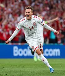 Mikkel damsgaard fifa 20 career mode рейтинги игрока. Whoscored Com On Twitter Rus 0 1 Den Huge Goal In Copenhagen As Mikkel Damsgaard Puts Denmark Ahead