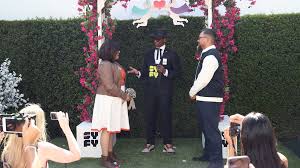 Join an online network of licensed or ordained christian leaders worldwide. Friends Don T Let Online Ordained Friends Officiate At Their Weddings Howstuffworks