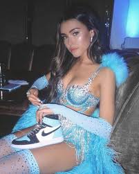 Her hair @madisonbeer #madisonbeer credits: Socks Light Blue Madison Beer On His Account Instagram Madisonbeer Spotern