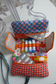 Copie Janvier L Etoile Buissonniere Sewingbeginner Trousse Petit Pan En 2020 Couture Piece Projets De Couture Debutants Projets De Couture