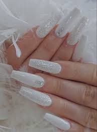 Al final del articulo voy a dejar algunos esmaltes color blaco que son imperdibles, no dudes en verlos! Pin De Carmelaambar En Unas Disenos De Unas Acrilicas Unas Acrilicas Blancas Unas Acrilicas De Otono