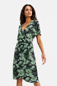 La robe portefeuille courte, la robe portefeuille mi longue et la robe portefeuille longue. Robe Portefeuille A Imprime Feuilles Femme 95549989 We Fashion
