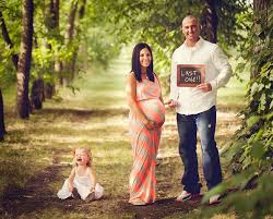 Babybauchfotos Selber Machen Mit Tipps Fur Eine Gelungene Erinnerung Dekoration Haus Babybauch Fotos Lustige Schwangerschaftsbilder Mutterschaft