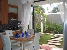 Baik itu untuk keluarga yang sudah lama berumah tangga ataupun untuk keluarga baru. Desain Rumah Minimalis Ada Taman Di Dalam Cek Bahan Bangunan