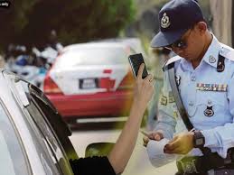 Bukan begitu bu, saya memilih pacar saya walaupun dia sebetulnya kalah cantik dari ibu, dan segalanya dech.! jawabku. Boleh Ke Kita Rakam Polis Bila Diorang Tahan Kita Dekat Asklegal My