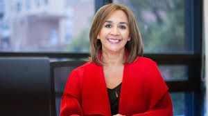El mandatario designó a angélica mayolo, de 31 años, como jefa de la cartera de cultura, en mayolo es abogada de la universidad javeriana de cali, con maestría en derecho internacional de la. Sandra Forero Primera Mujer En Presidir Consejo Gremial Forbes Colombia