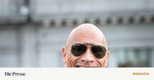 In diesen Polo-Shirts lassen die Stars ihre Muskeln spielen