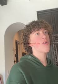 Charlie Neumann's Instagram, Twitter & Facebook