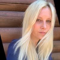 Lindsay Peacock's Instagram, Twitter & Facebook