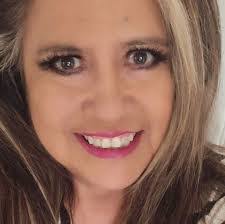 Lorinda Hill's Instagram, Twitter & Facebook