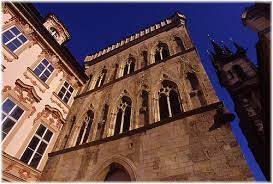 Prag, die goldene stadt und hauptstadt tschechiens. Das Haus Zur Steinernen Glocke Die Altstadt Sehenswurdigkeiten