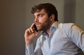 Milioni di dollari - Svelato quanto guadagna esattamente l'esperto di  calciomercato Fabrizio Romano - Gazeta Express