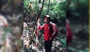 Pendahuluan kegiatan penyelenggaraan pendaftaran tanah yang mencakup kegiatan pengukuran, perpetaan dan pembukuan hak sangat terkait dengan aspek teknis. Nusabali Com Ketika Juru Ukur Tanah Mengoleksi Sepatu Yang Tak Murah