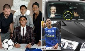 Manchester united signing tahith chong says his family will join him in england. Manchester United Get Birmingham City Wonderkid Jude Bellingham S Parents Into Carrington Daily Mail Online