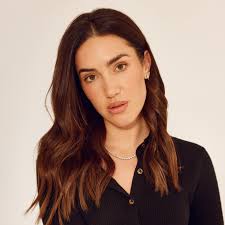 Come Meet @tinx TikTok's Big Sister to celebrate her new book: HOTTER IN  THE HAMPTONS Pre-Signed Book & Photo (by a Professional Photographer) Mon,  May 5th @ 6pm #NewJersey #ridgewoodnj #bookstore #booksignings #