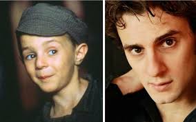Raised in orvieto, italy, giorgio cantarini is born to giuseppe cantarini and giovanna martini. Rencontrez Le Petit Garcon De La Vie Est Belle 20 Ans Apres Le Parisien