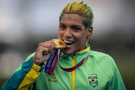 Beatriz souza bateu a francesa lea fontaine na primeira luta. C 9otjnloznc8m